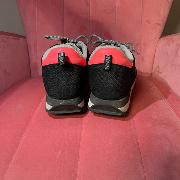 Saucony men’s sneakers size 10 1/2 - Picture 2 of 3